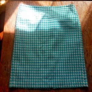 Houndstooth skirt